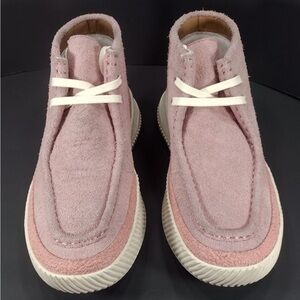 Brandblack Women's Pink Suede Sneakers size 9 pre owned Exellent condition